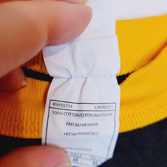 Jolly Roger raglan sleeve black and gold tshirt - Picture 4 of 6